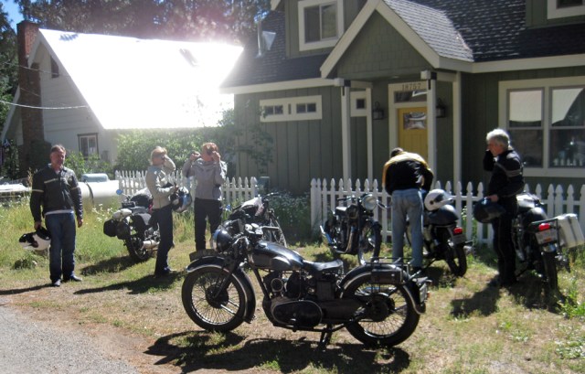 Instead of either camping or staying at the Mineral Lodge, some people rented a house - which was also in walking distance!